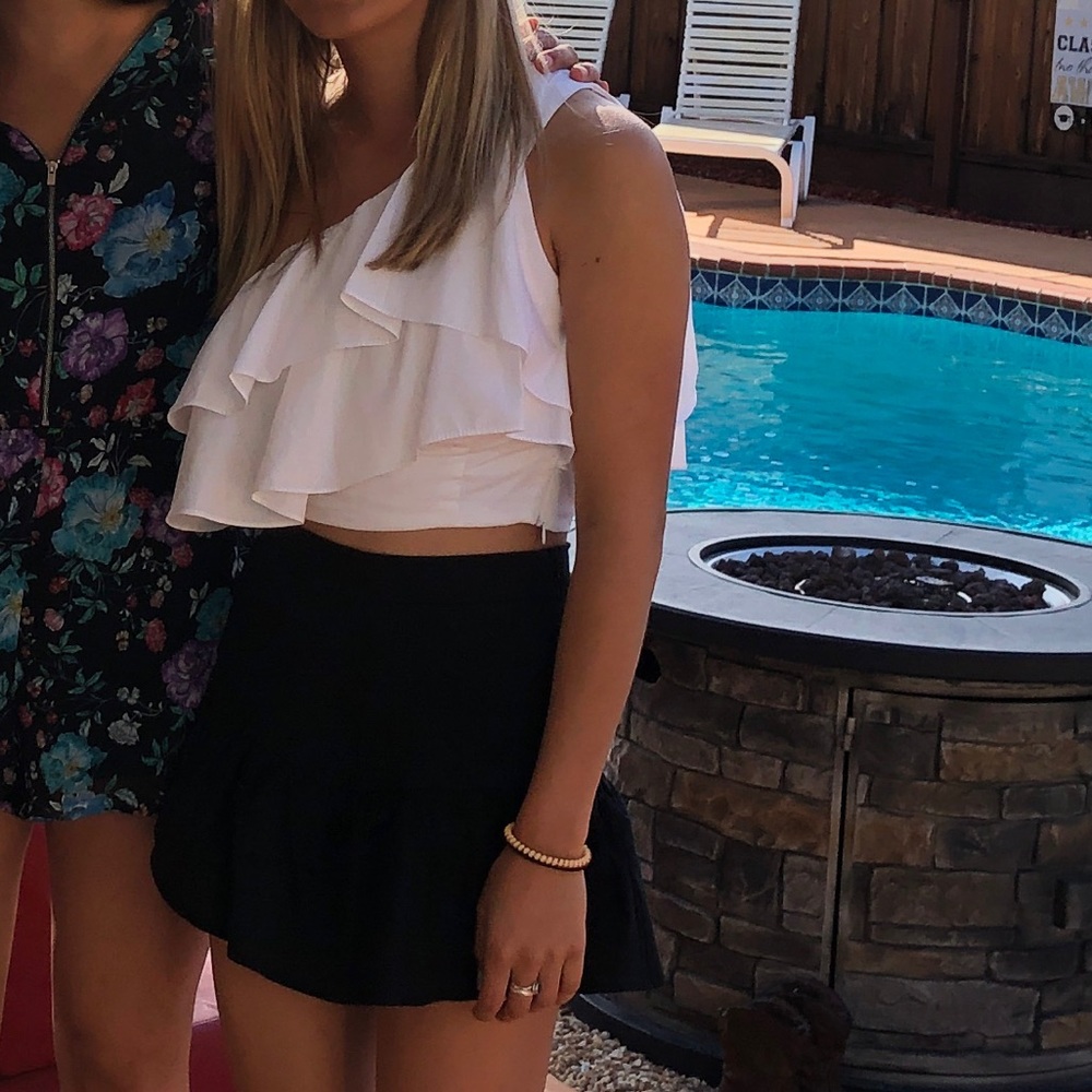 White Zara ruffled crop top